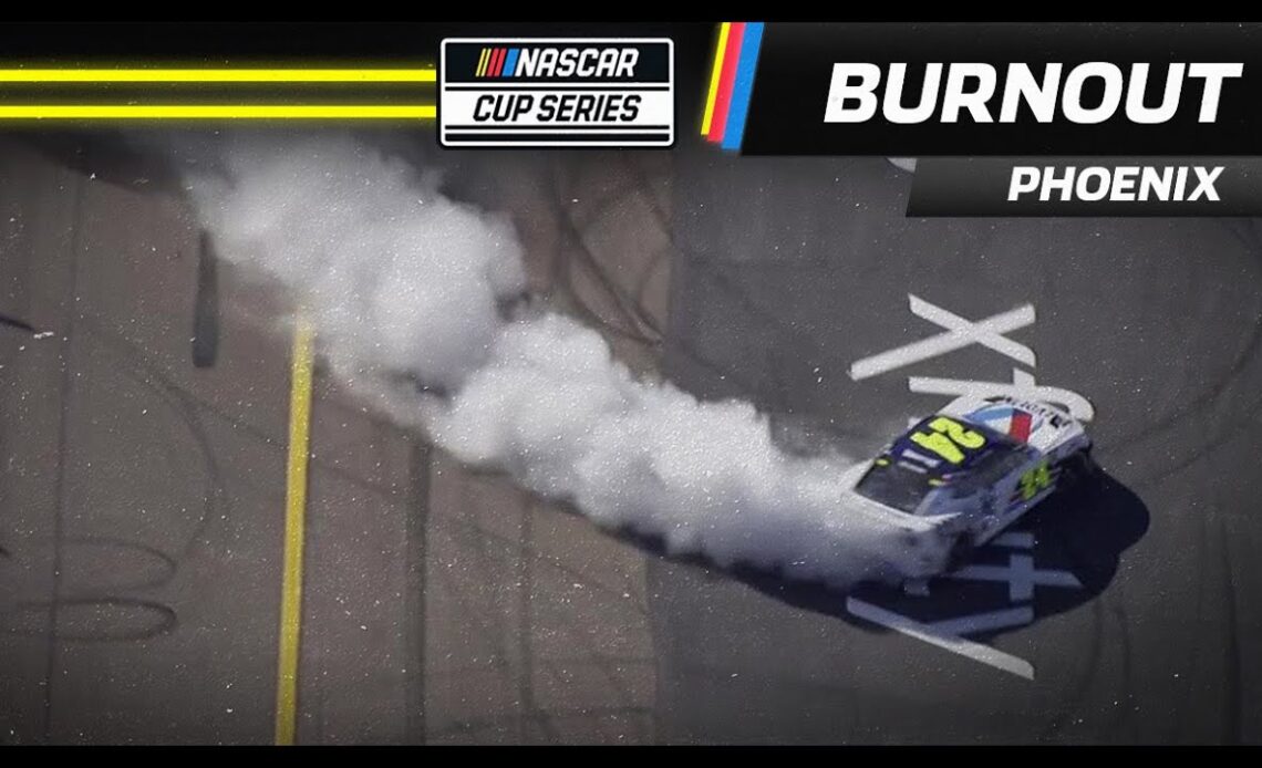 Two-tire call leads to big burnout for William Byron in Phoenix