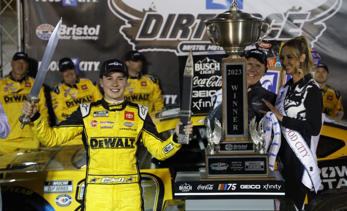 Christopher Bell Wins Intense NASCAR Cup Race on Bristol Dirt – Motorsports Tribune