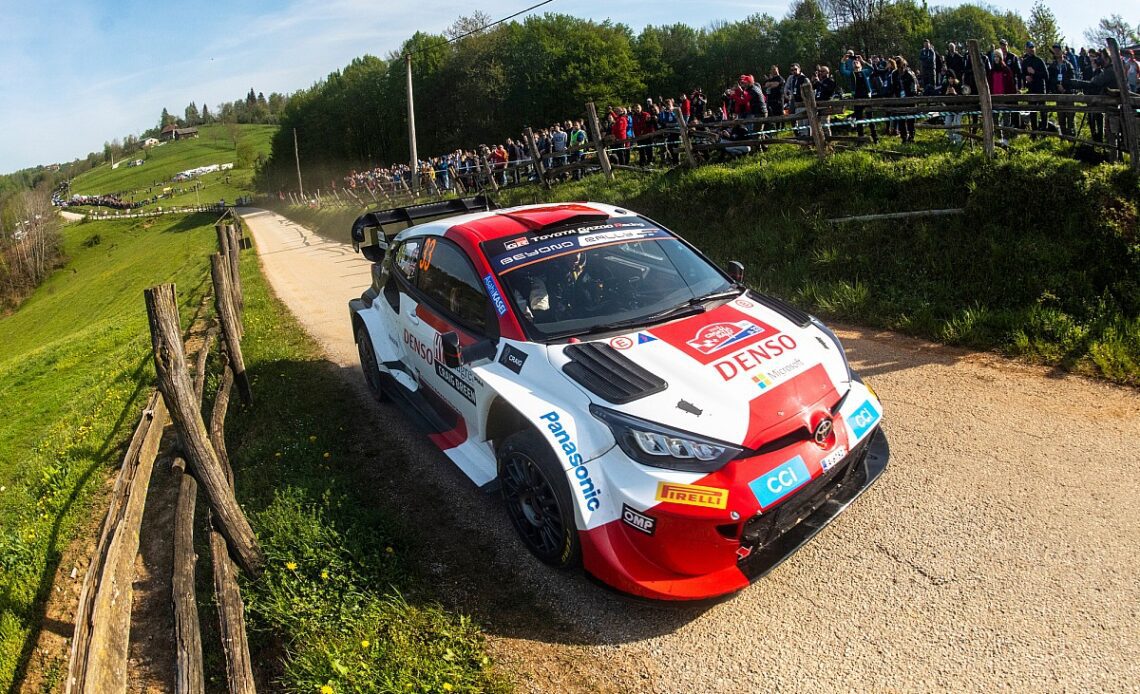 Evans extends lead, handbrake hampers Tanak charge