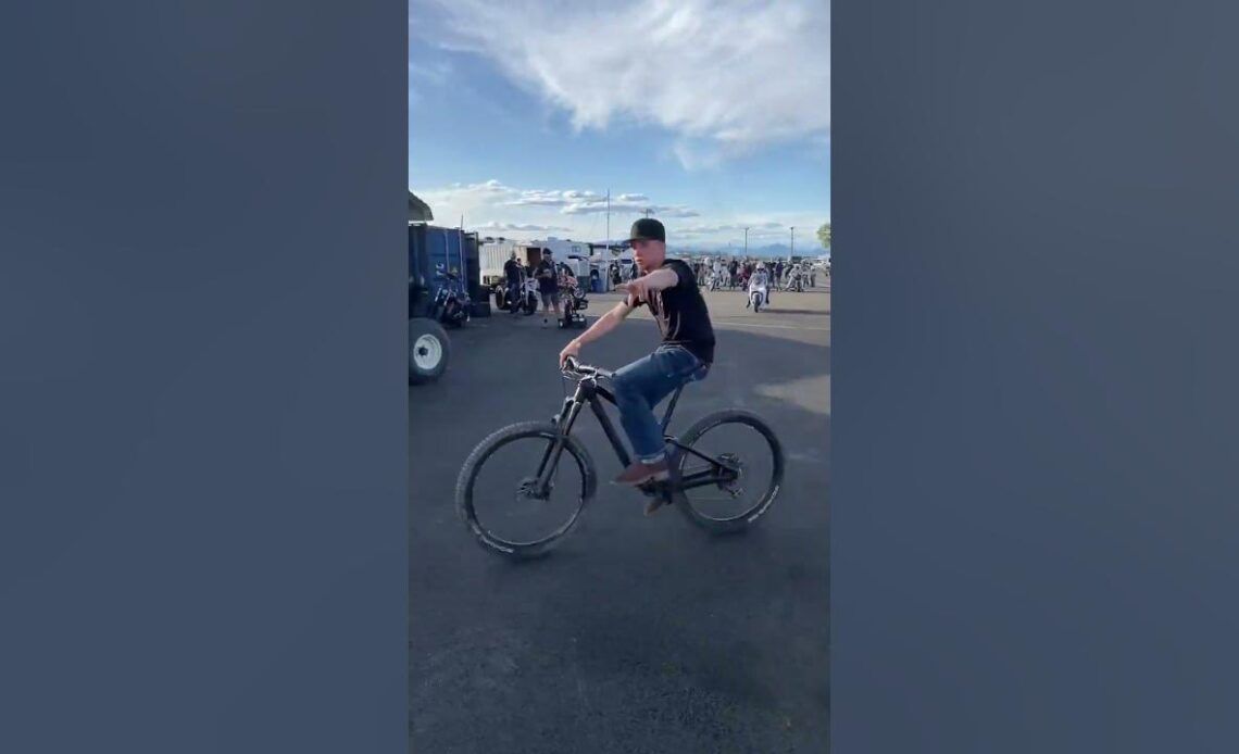 Old School Suzuki Bandit vs. Honda Sportbike at California Nationals