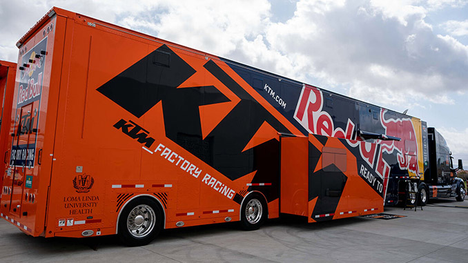 RED BULL KTM FACTORY RACING SX_MX HOSPITALITY TRAILER [678]