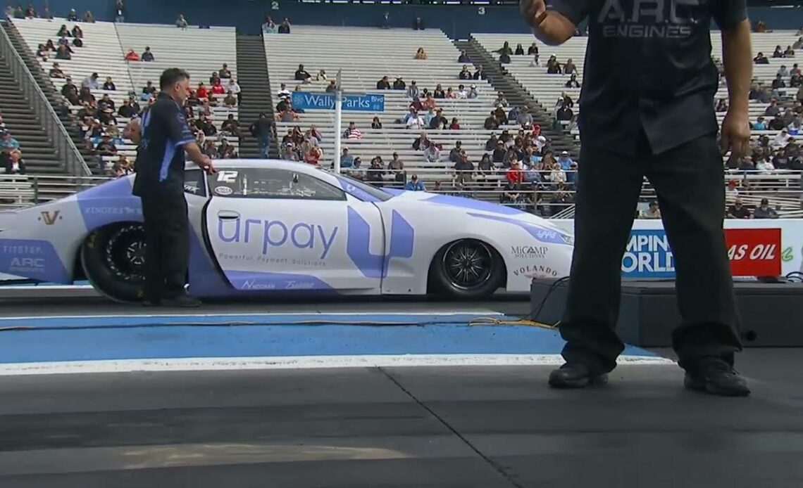 Shane Tucker, Alan Prusiensky, Pro Stock, Qualifying Rnd 1, Lucas Oil Winter Nationals, In N Out Bur