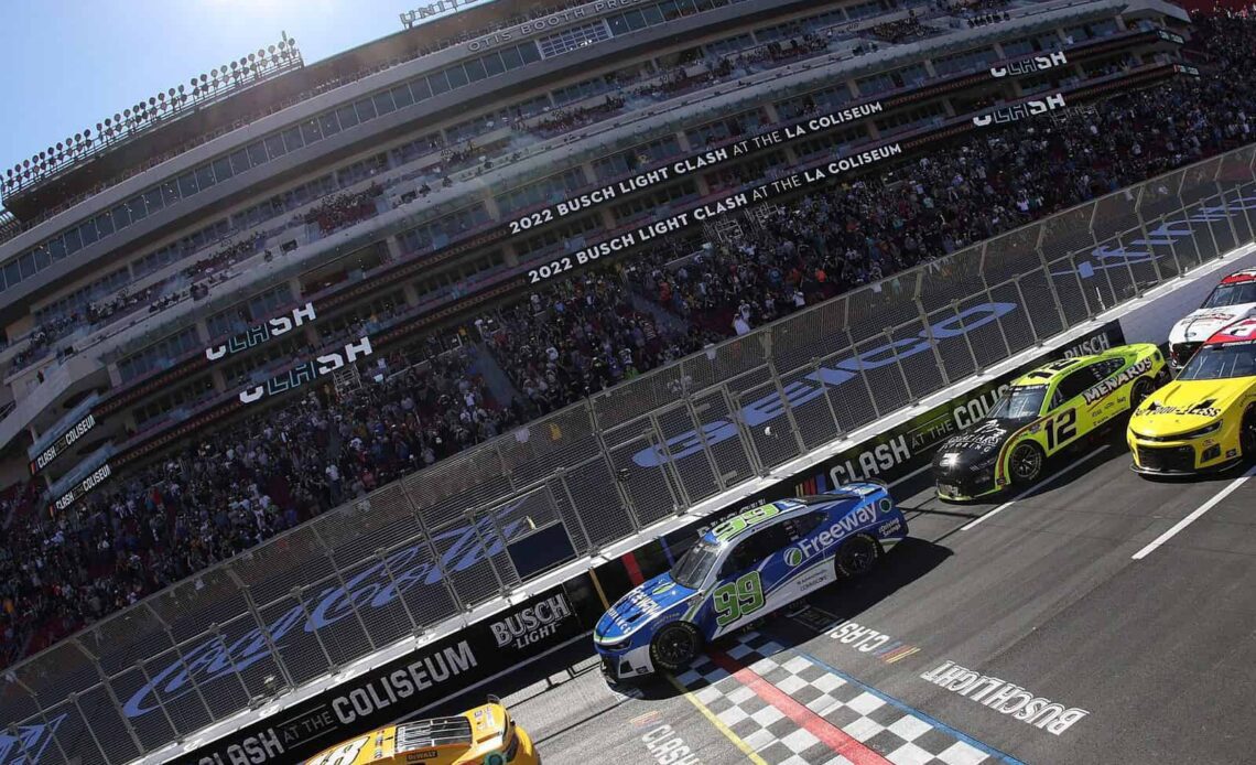 Kyle Busch takes the green flag to kick off the NASCAR Busch Clash heat races at the LA Colusseum.