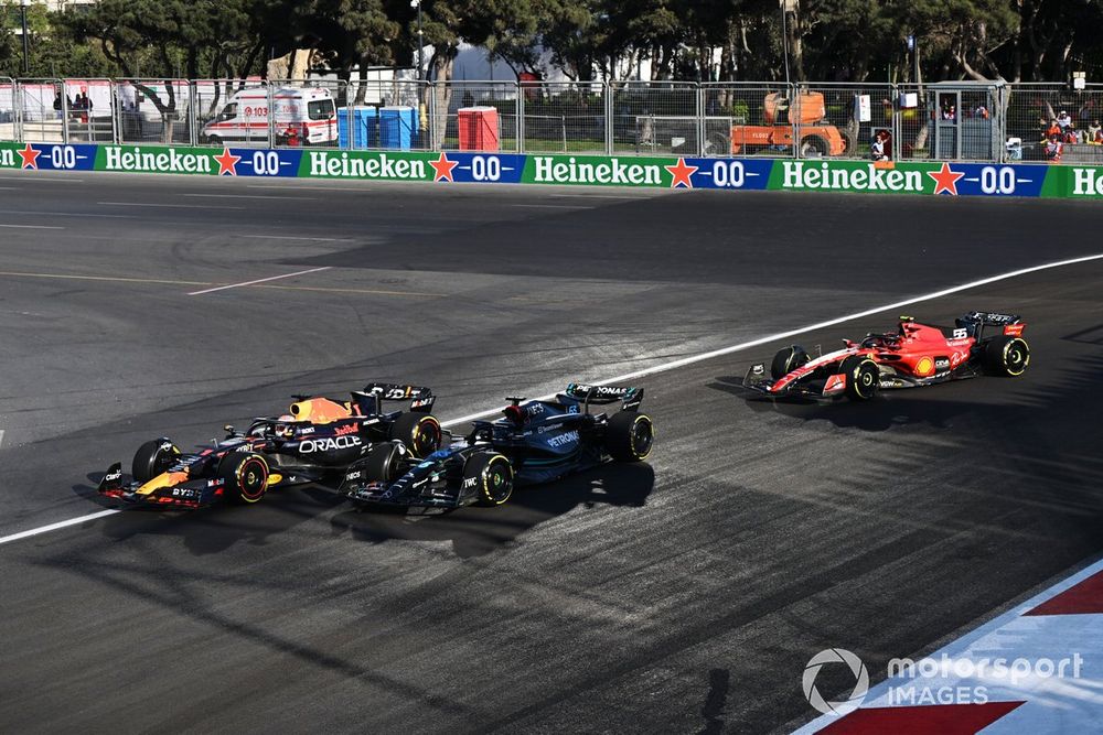 Max Verstappen, Red Bull Racing RB19, George Russell, Mercedes F1 W14, Carlos Sainz, Ferrari SF-23