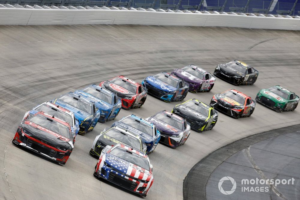 Kyle Busch, Richard Childress Racing, Lenovo Chevrolet Camaro and Ross Chastain, Trackhouse Racing, Jockey Chevrolet Camaro