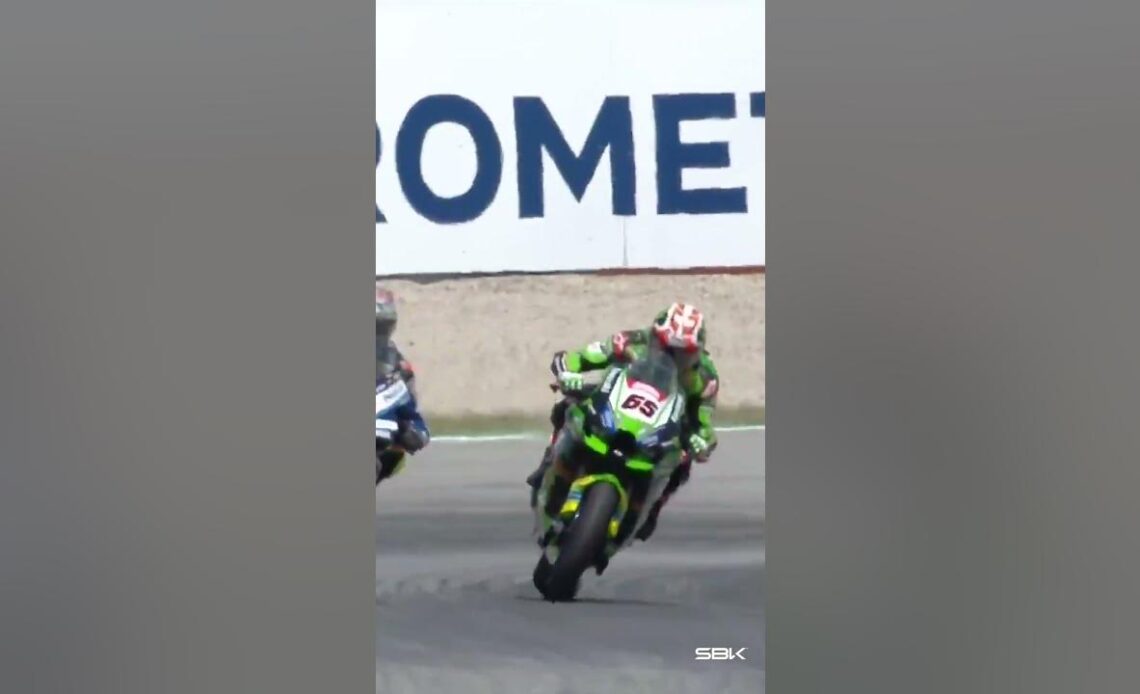 Rea vs Razgatlioglu in Race 1 💥 | #CatalanWorldSBK