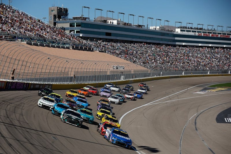 2023 Cup Las Vegas II pack racing III - Kyle Larson, No. 5 Hendrick Motorsports Chevrolet (Credit: Sean Gardner/Getty Images via NASCAR Media)