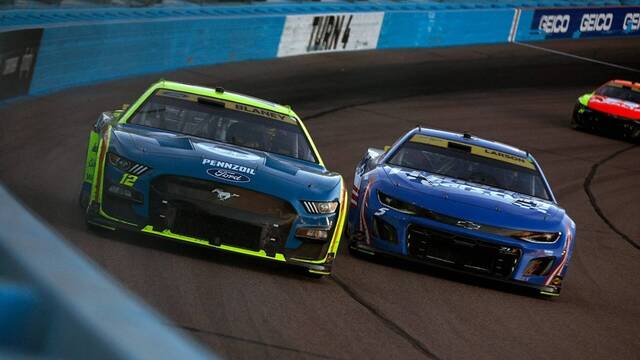 Race Rewind: Champion crowned after late-race restart in Phoenix