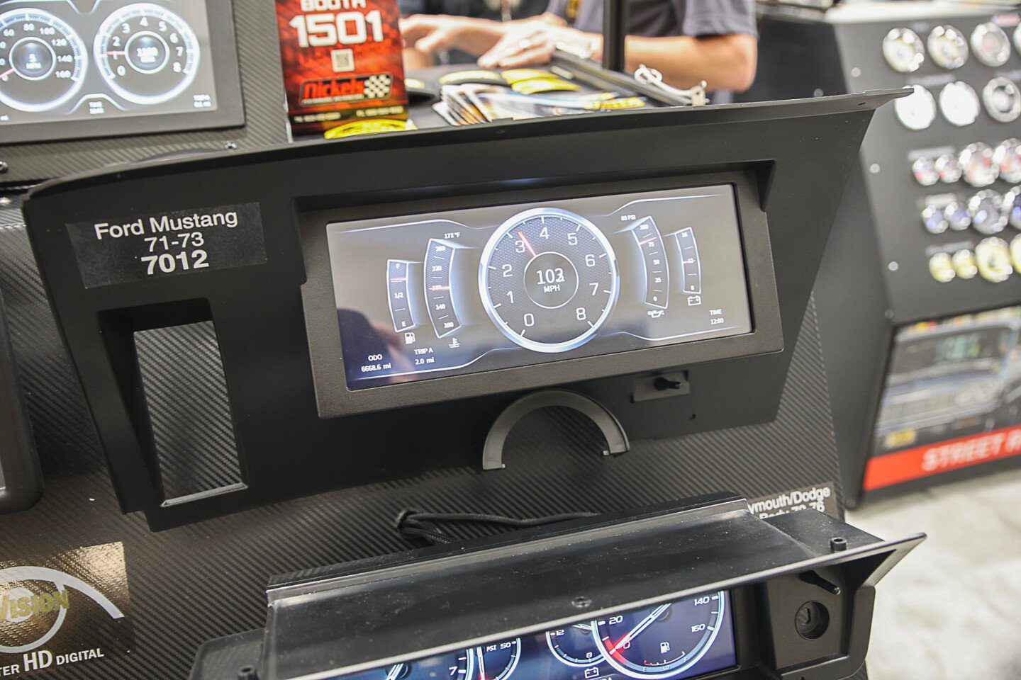 AutoMeter Shows Off Mustang InVision Digital Dash Mount