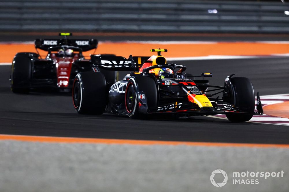 Sergio Perez, Red Bull Racing RB19, Zhou Guanyu, Alfa Romeo C43