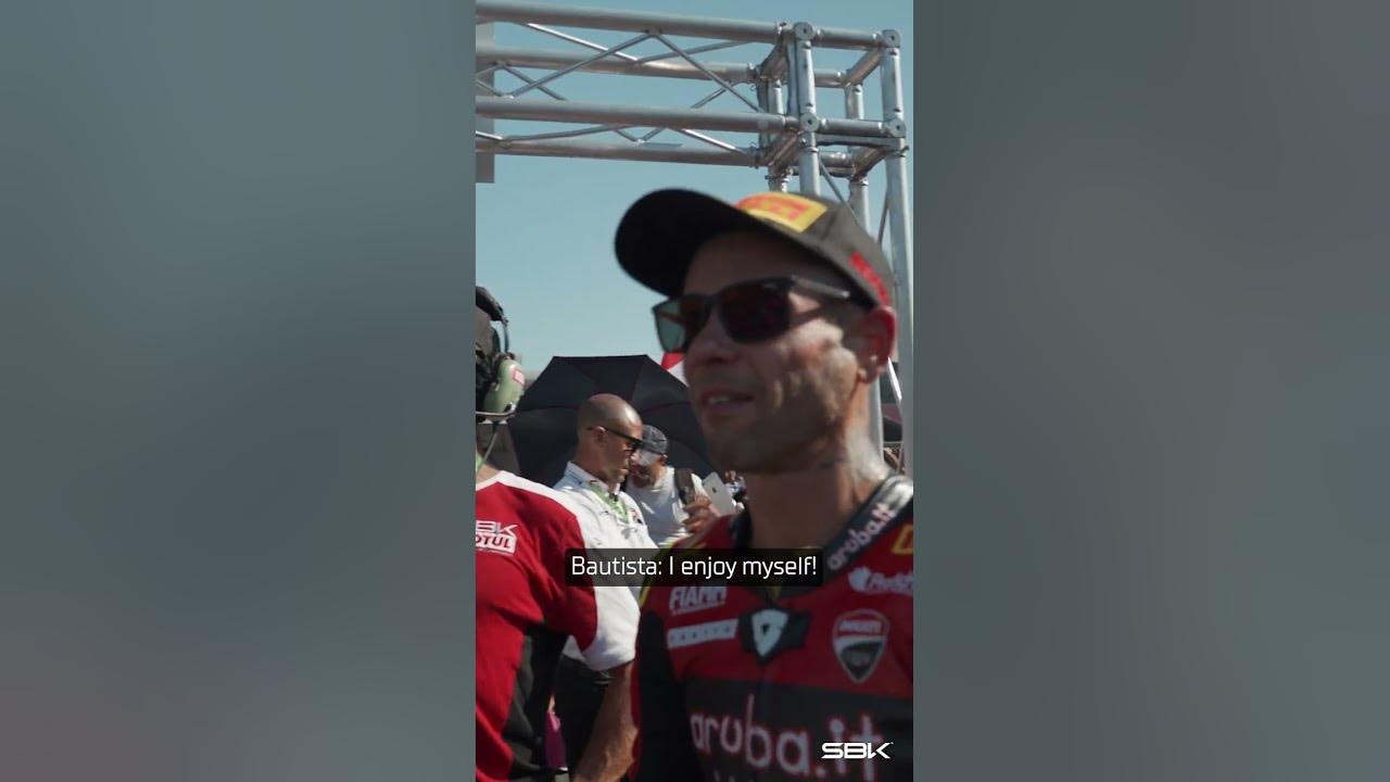 "I think you're bored at the front" 👀 | #FRAWorldSBK 🇫🇷