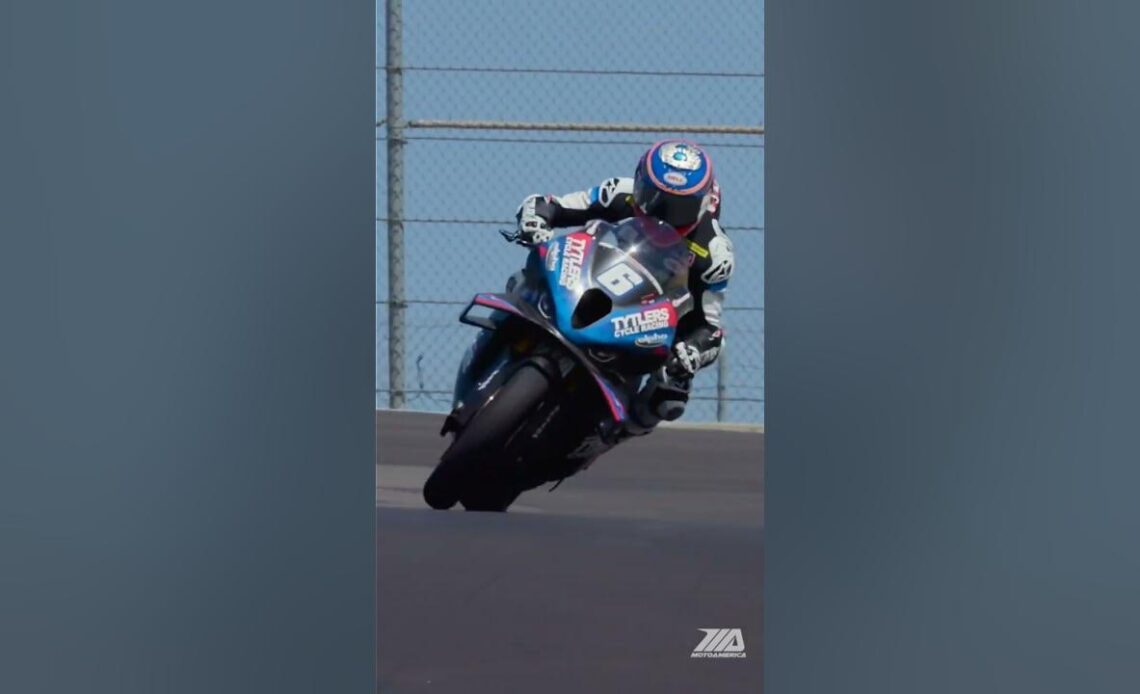 Cam Beaubier drops it into the Corkscrew. 💥 #Superbike #MotoAmerica #LagunaSeca