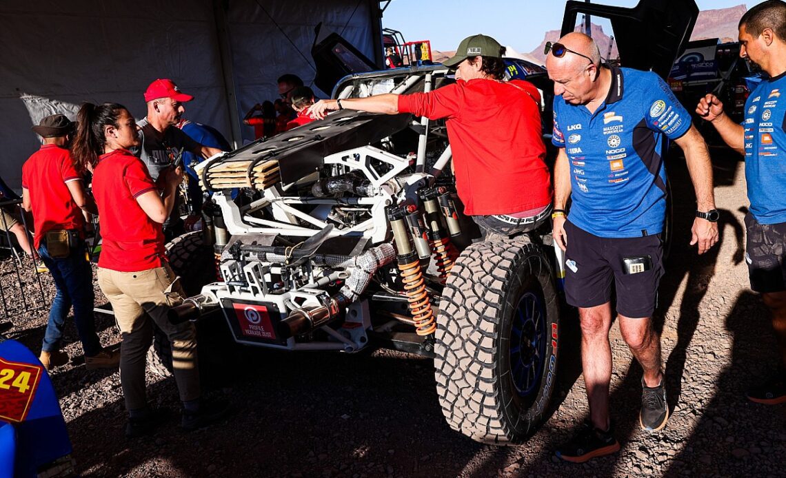 Coronel brothers crash into motorbike on Dakar Rally Stage 3