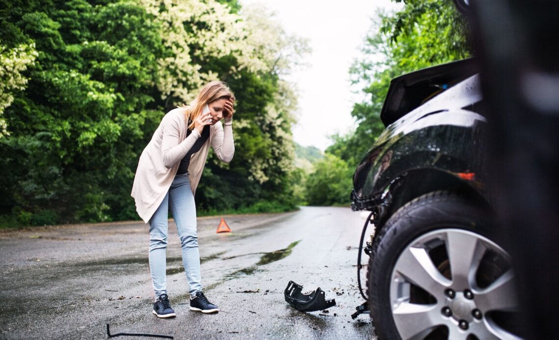 How to Deal with a Car Accident - Navigating the Aftermath