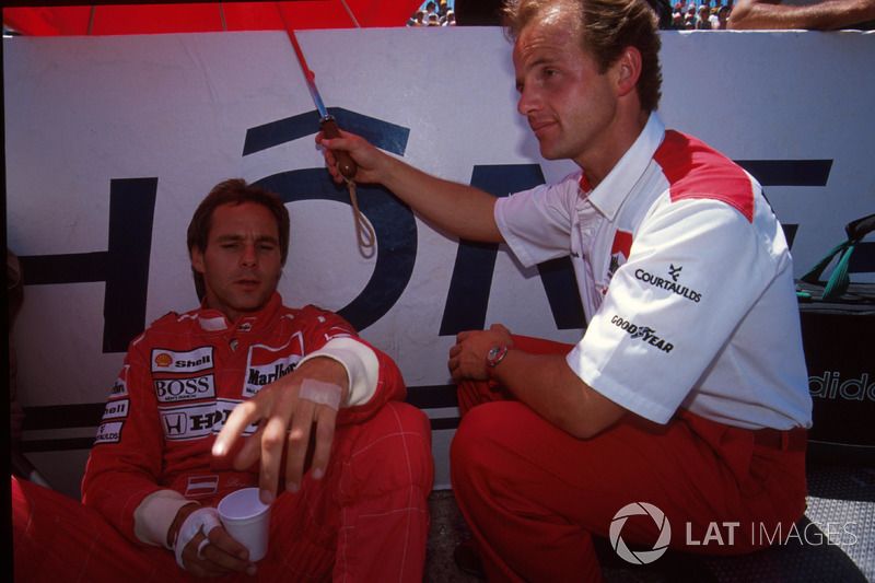 Gerhard Berger, McLaren relaxes with fitness guru Josef Leberer