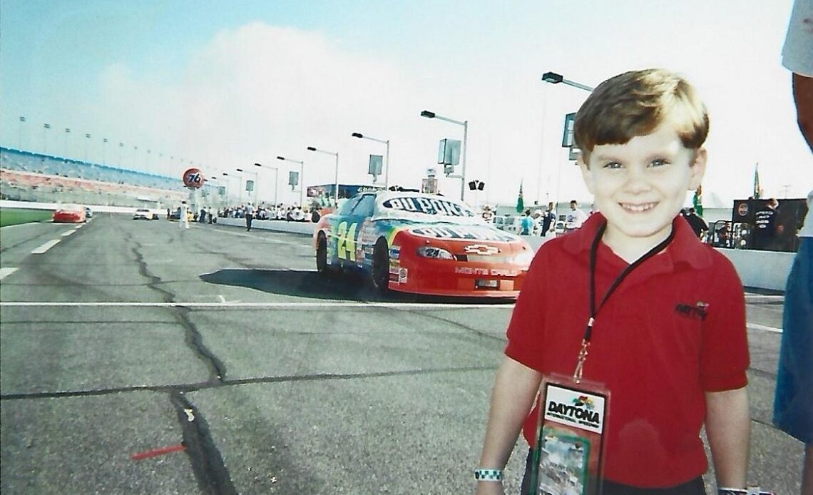 I’m a broke kid with $50. Here’s how I sponsored a car at Daytona. | Articles