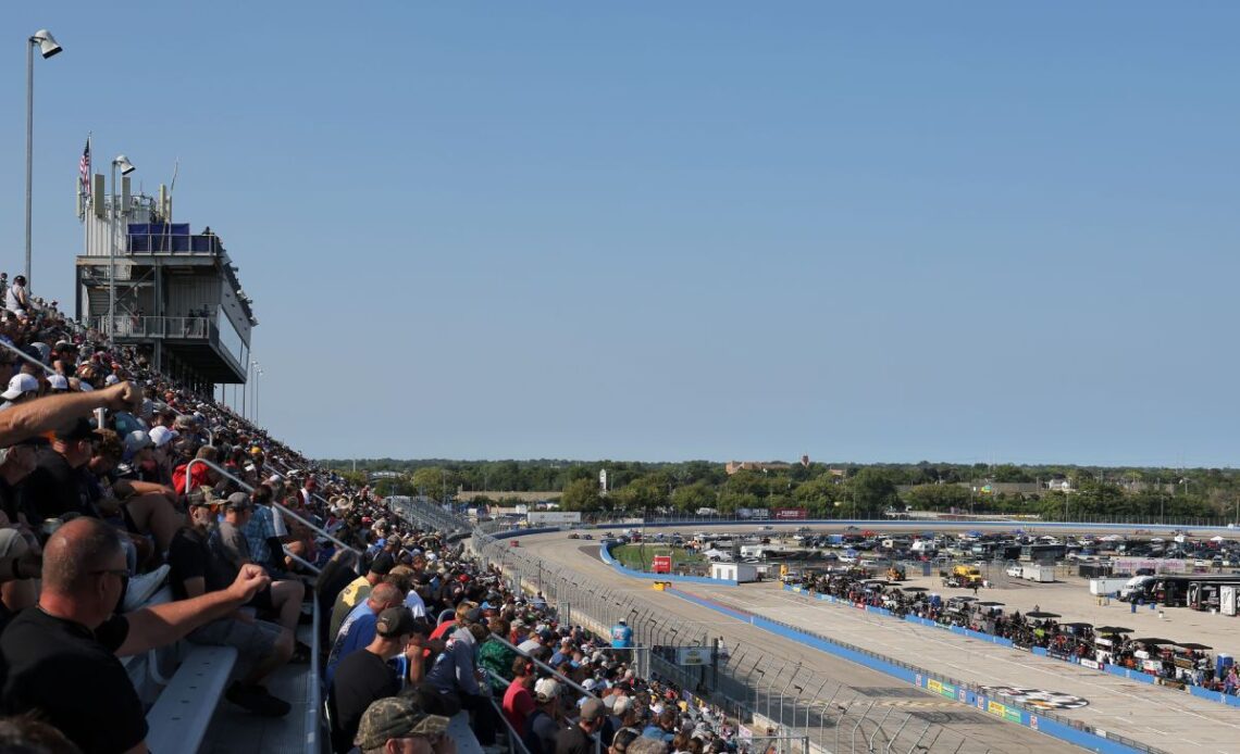 Grocery chain Hy-Vee sponsoring Milwaukee Mile doubleheader