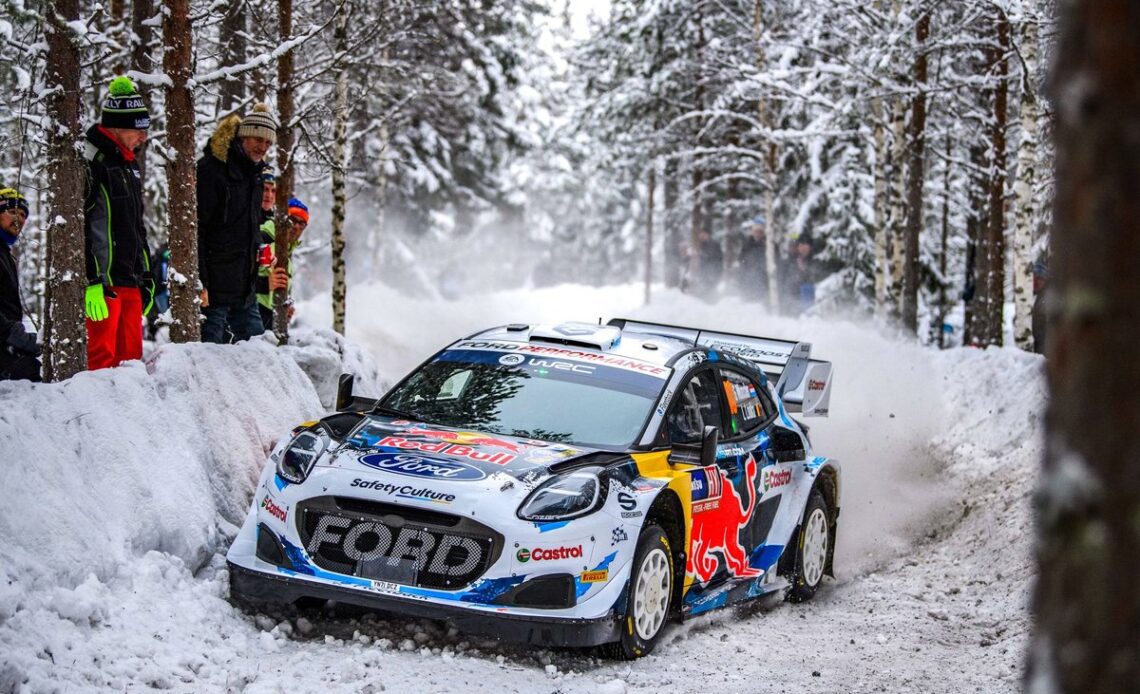 How a WRC driver turned a jacket into a makeshift window on Rally Sweden