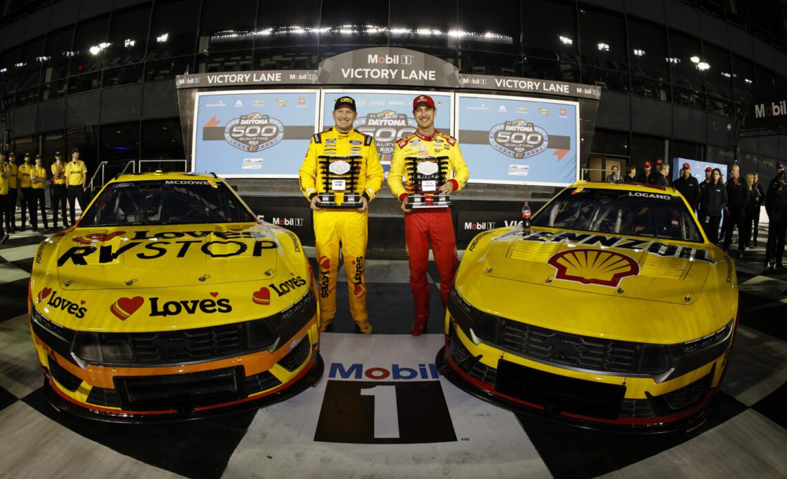 Logano, McDowell Lock Out Daytona 500 Front Row for Ford, New Mustang Dark Horse – Motorsports Tribune