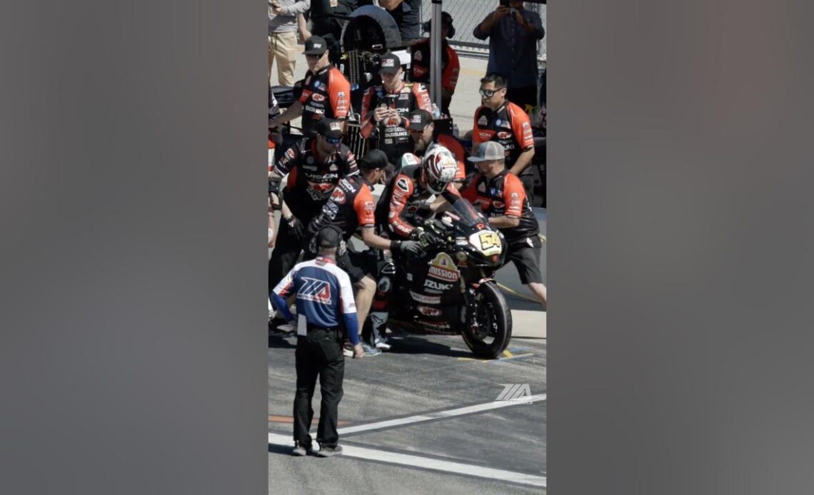 Timing and precision are everything in a pit stop.  #Daytona #Suzuki