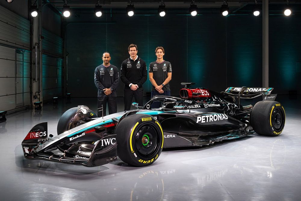 Lewis Hamilton, Mercedes, George Russell, Mercedes, Toto Wolff, Team Principal and CEO, Mercedes-AMG

