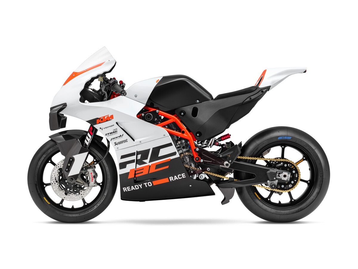 2024 KTM RC 8C STUDIO 4