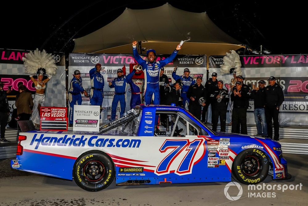 Rajah Caruth, Spire Motorsports, HendrickCars.com Chevrolet Silverado
