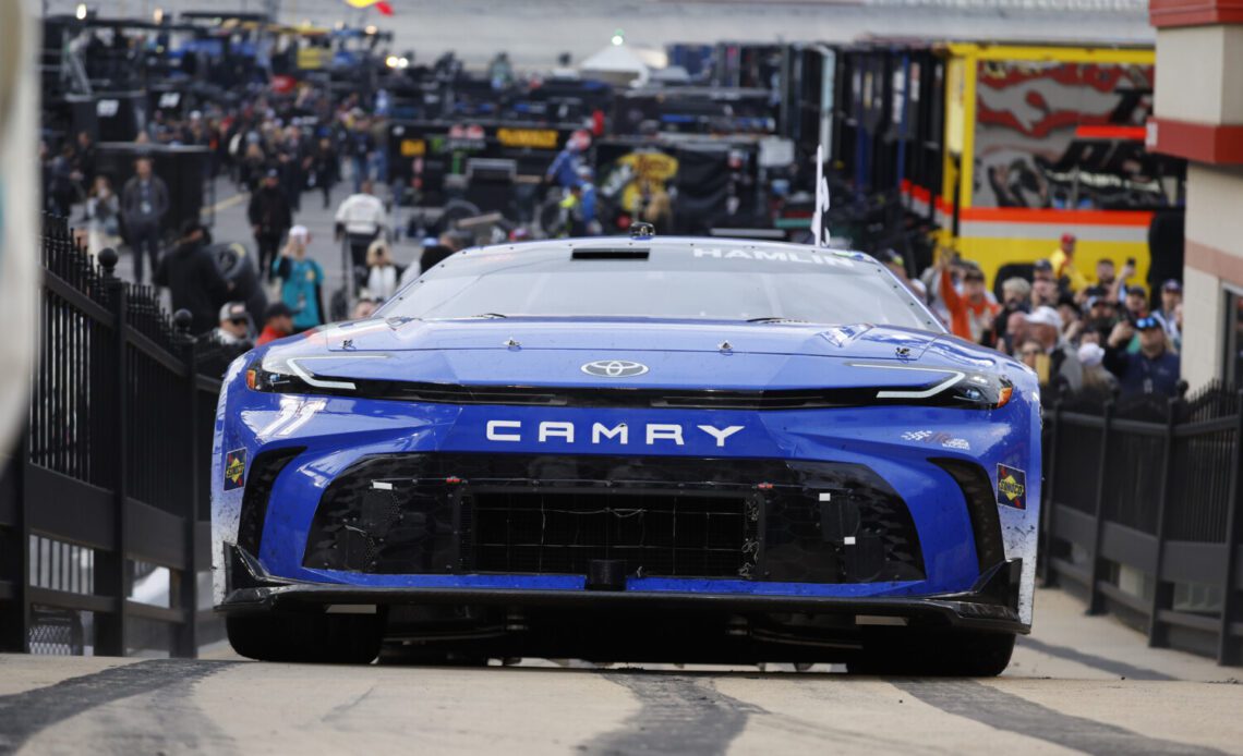 Denny Hamlin Wins Battle of NASCAR Cup Tire Managers at Bristol – Motorsports Tribune