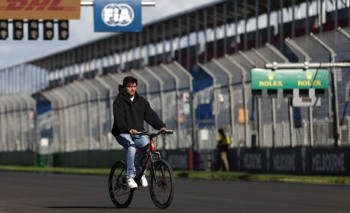 Ferrari expect Sainz to race in Melbourne after appendicitis