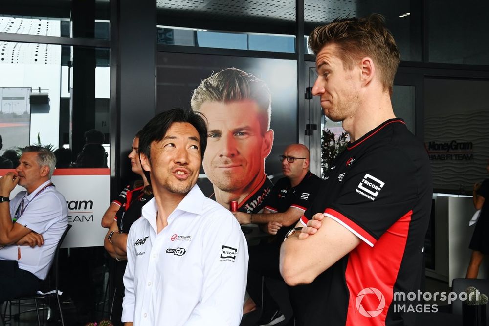 Ayao Komatsu, Team Principal, Haas F1 Team, Nico Hulkenberg, Haas F1 Team