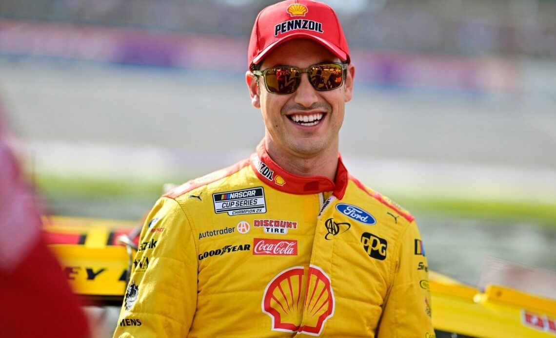 Joey Logano earns third straight front row start with Vegas pole