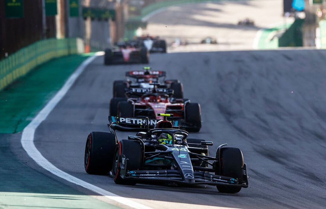 2023 Brazilian Grand Prix, Saturday Lat Images Lewis Hamilton racing