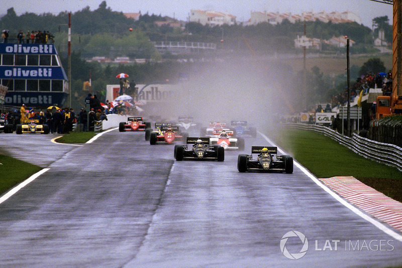 Ayrton Senna, Lotus 97T leads at the start