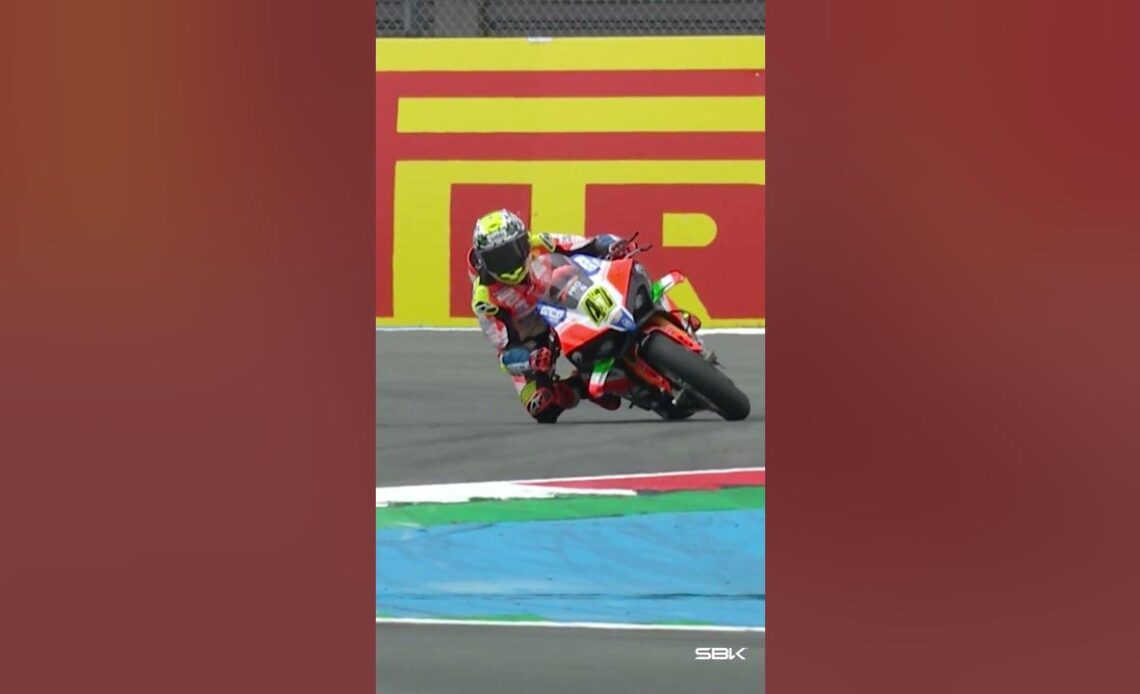 Aegerter ⚔️ Bassani fight for the 🥉 position at the last chicane | 2023 #DutchWorldSBK 🇳🇱