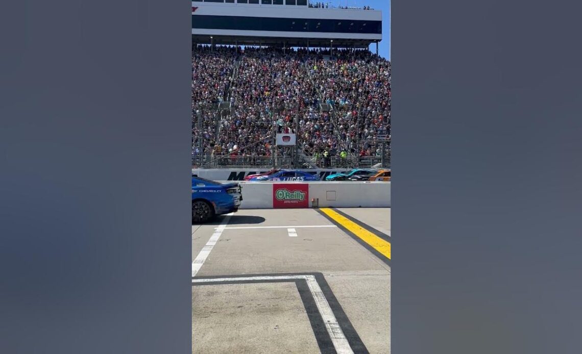 Can you hear the green flag wave at a #nascar race?