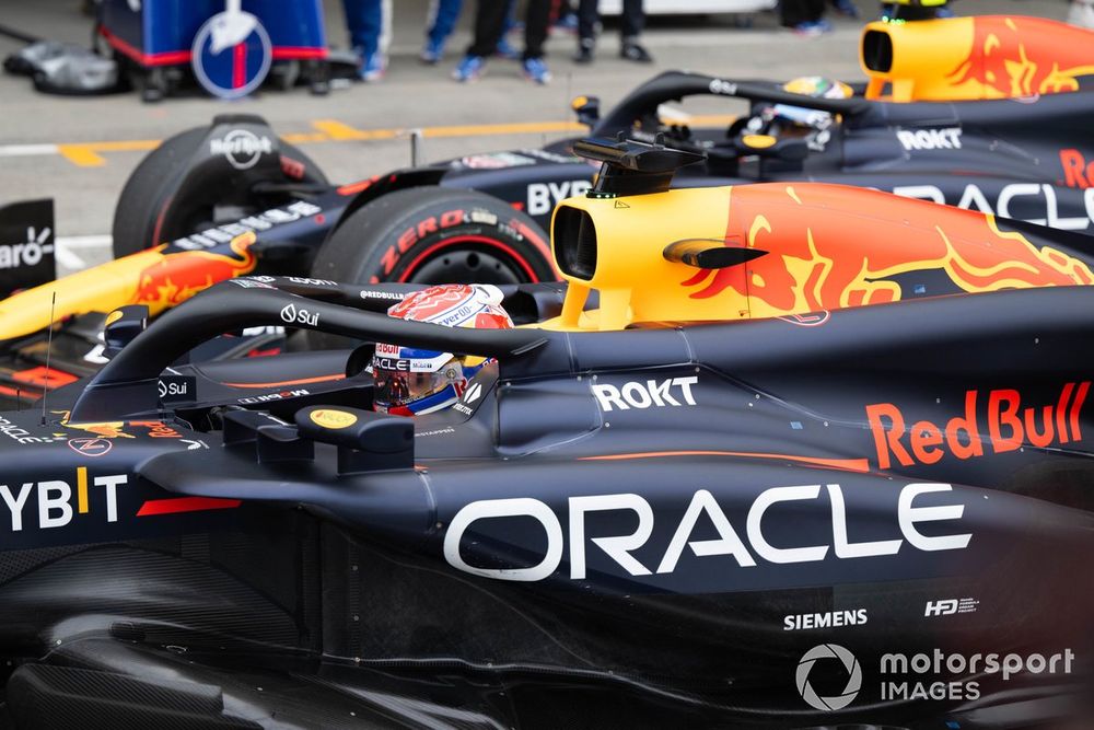 Pole man Max Verstappen, Red Bull Racing RB20, Sergio Perez, Red Bull Racing RB20