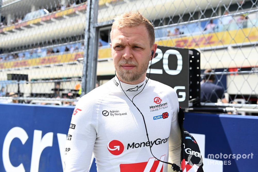Kevin Magnussen, Haas F1 Team, on the grid