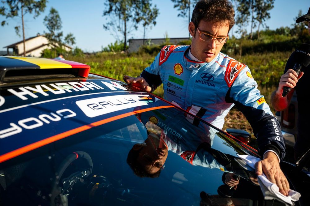 Neuville stunned by almost “impossible” result in WRC Rally Portugal