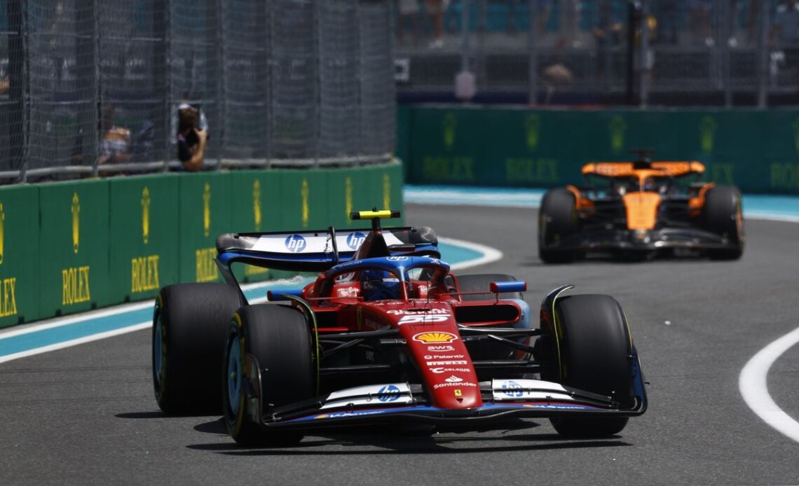 Sainz "could have won" F1 Miami GP by pitting one lap later