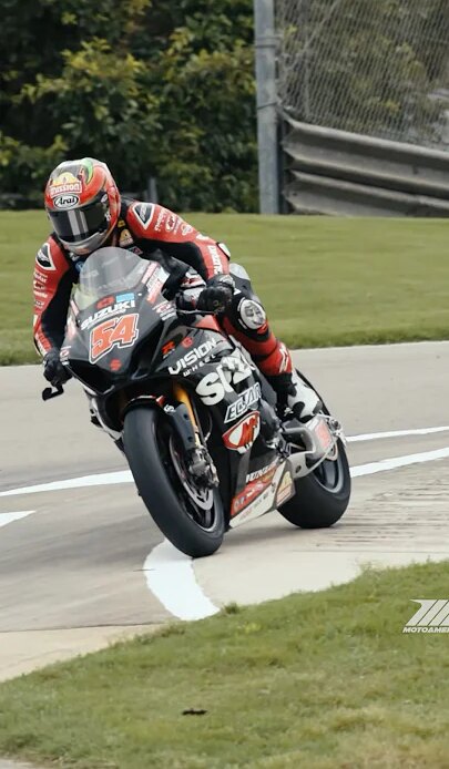 Suzuki Superbike rider Richie Escalante gets air on back tire #motorcycle #suzuki