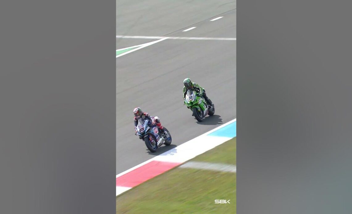 Toprak battles it out with Alex Lowes and Jonathan Rea 🔥| 2024 #DutchWorldSBK