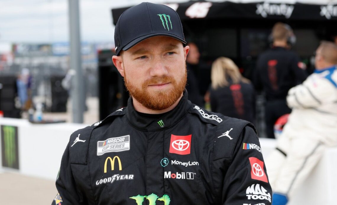 Tyler Reddick beats Brad Keselowski to pole