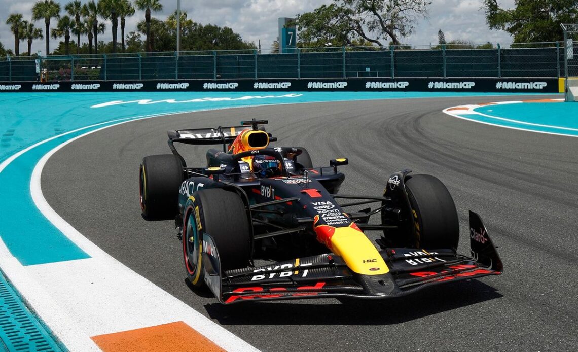 Verstappen overcomes initial struggles to lead FP1