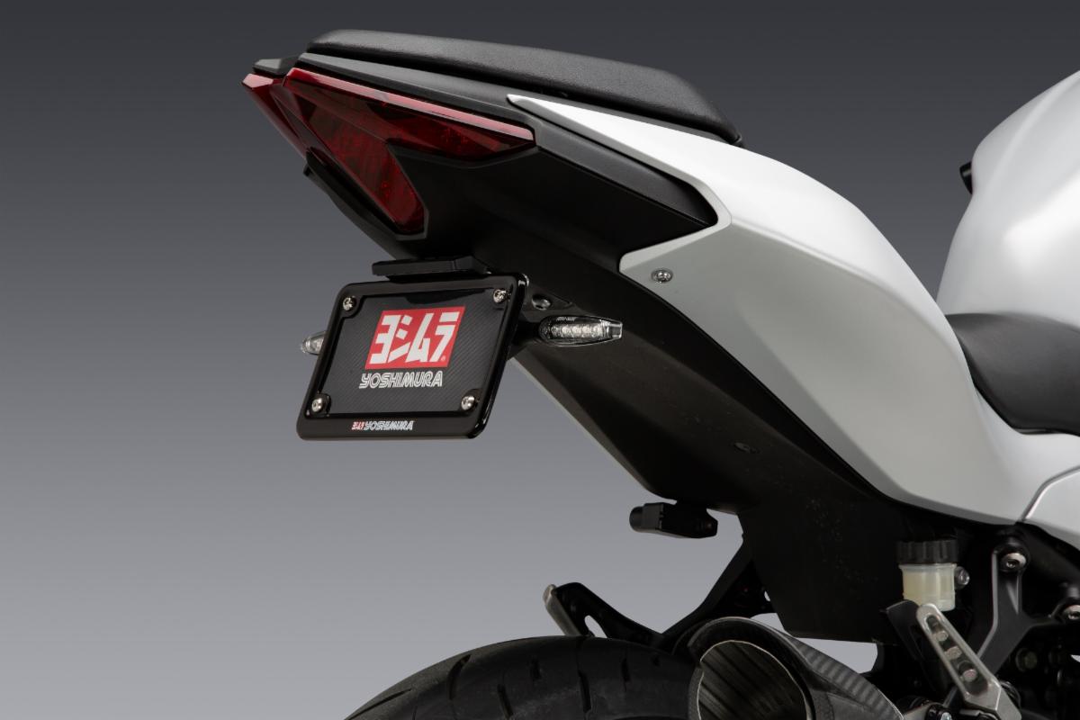 240504 Ninja 500 FE Kit reduces weight and cleans up the rear. Yoshimura turn signals (shown) sold separately