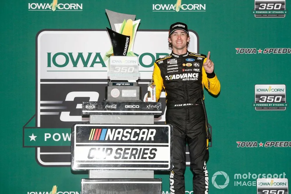 Ryan Blaney, Team Penske, Advance Auto Parts Ford Mustang, Victory Lane