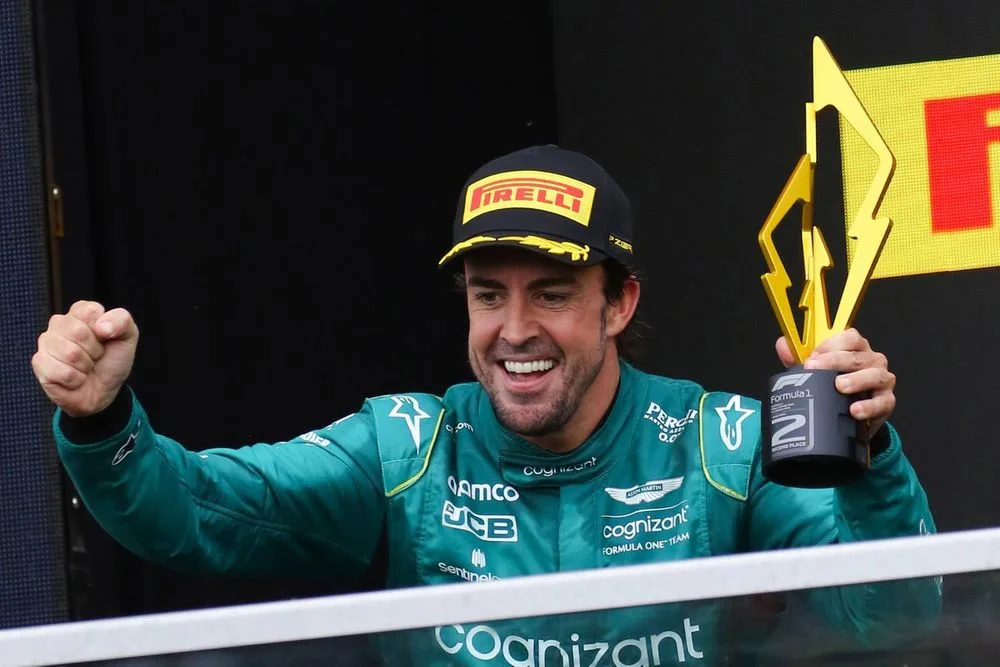 Fernando Alonso, Aston Martin F1 Team, 2nd position, with his trophy