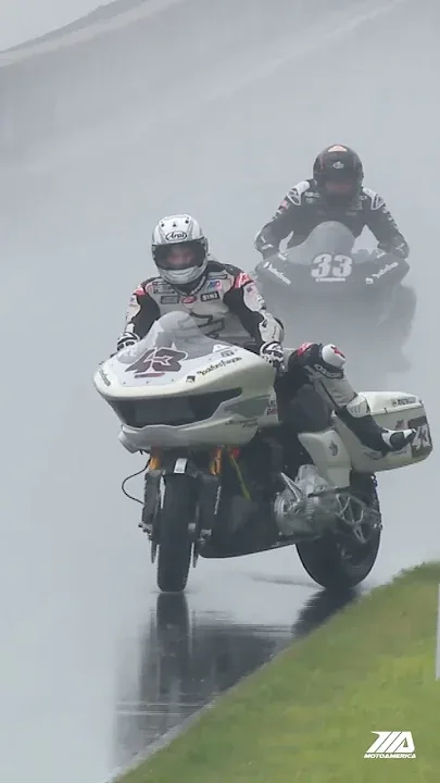 Harley-Davidson Bagger James Rispoli crashes in rain during race at Road America #motorcycle