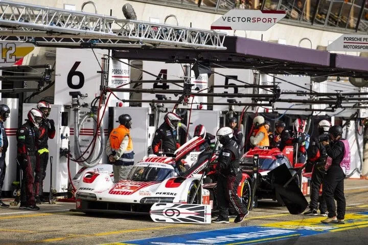 Kevin Estre in the pits during practice at Le Mans, 6/12/2024 (Photo: Julien Delfosse/DPPI)