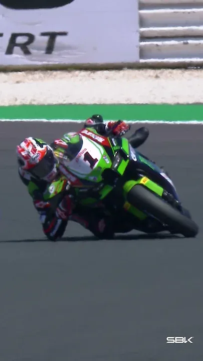Rea manages to save it in style at Misano! 🤯 | 2021 #EmiliaRomagnaWorldSBK 🇮🇹