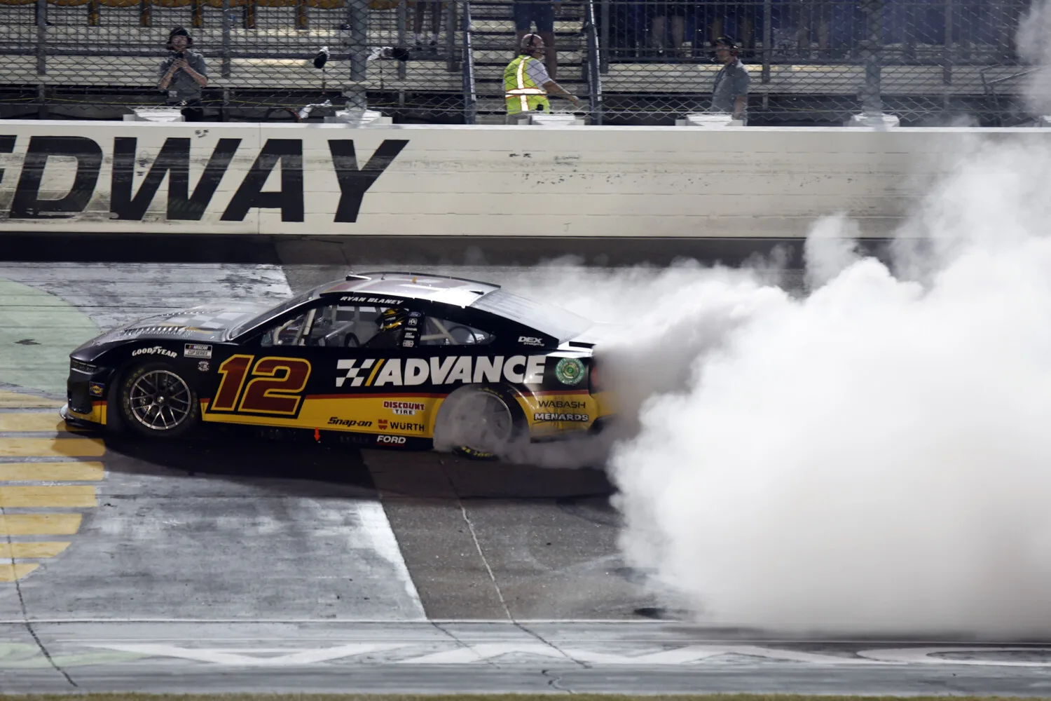 Ryan Blaney Captures Win in Inaugural NASCAR Cup Series Race at Iowa – Motorsports Tribune